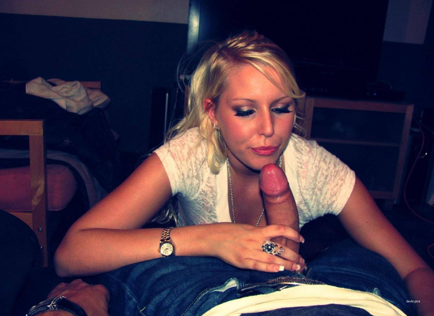 Beautiful Blonde Gives Blowjob - Amateur Porn Photo