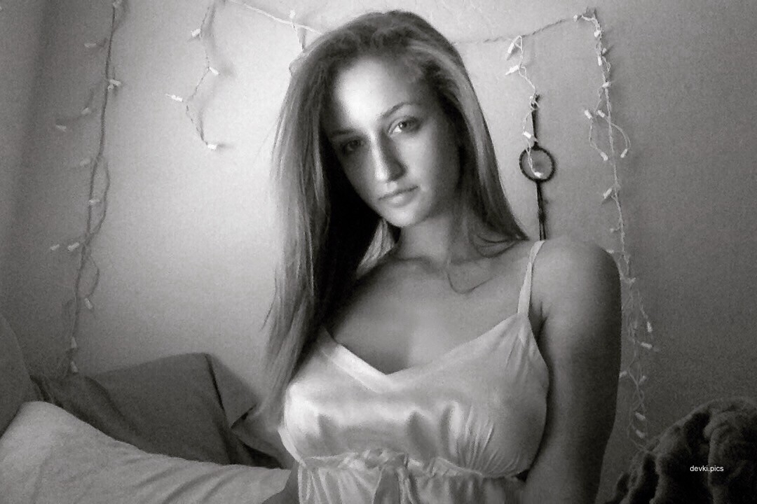 Hot Nude Amateur Girl Exposed: Young, Cute, and Naked