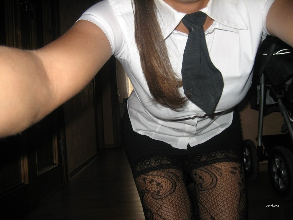 Hot Young Mom's Homemade Porn Pics: Explicit Amateur XXX Content