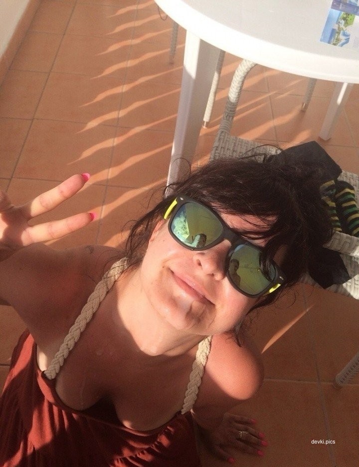 Facial Cumshot Amateur Porn: Cum Covered Face in Explicit Photo