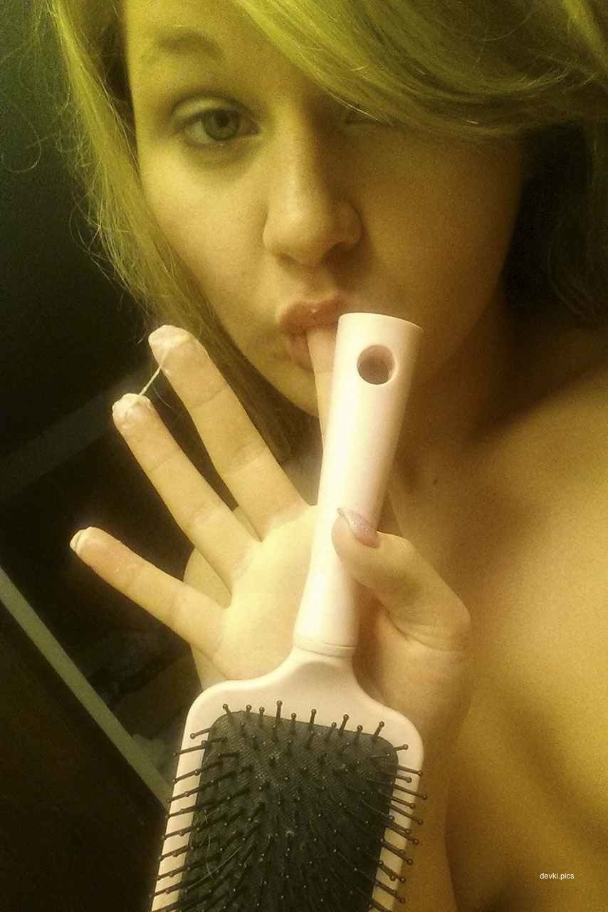 Explicit Amateur Pussy Masturbation Photo: My Girlfriend Fingering Her Wet Vagina