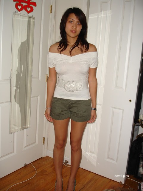 Hot Married Asian Babe Posing with Hairy Pussy - Amateur Explicit Photo