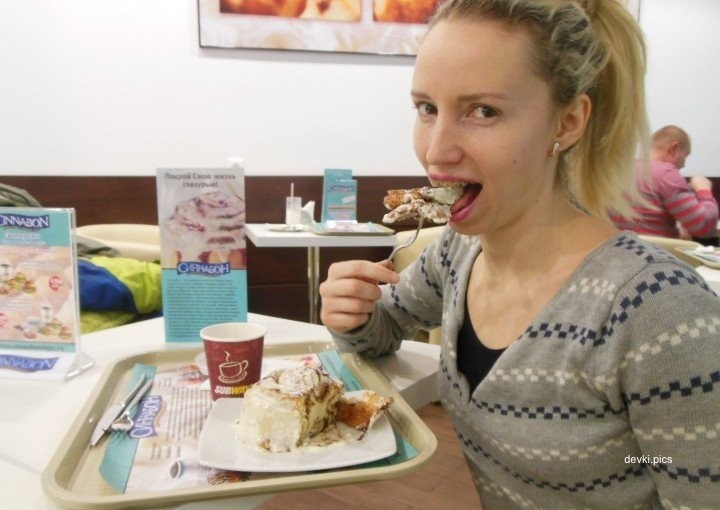 Amateur Slut Enjoys Hardcore Gangbang - Homemade Porn Girl in Group Sex