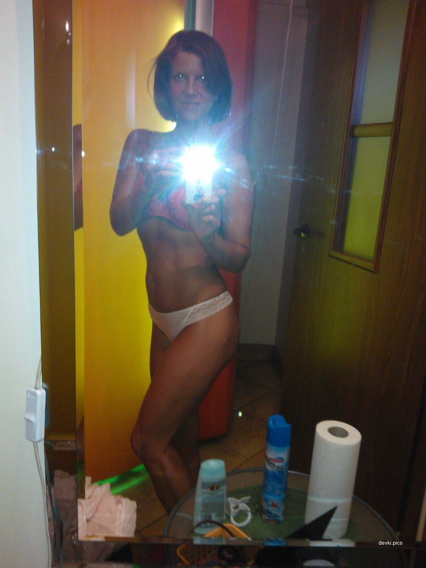 Hot Amateur Babe Loves Sucking Cock and Fucking in Public Places