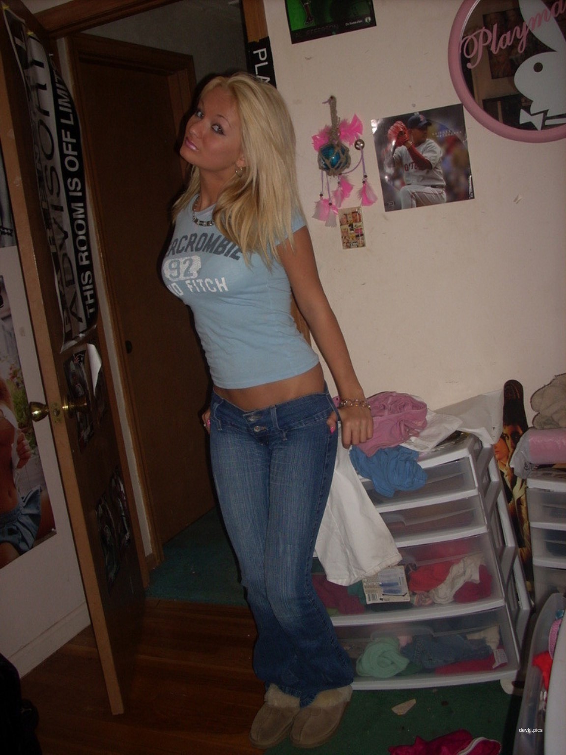 Topless Tanned Blonde Amateur Porn Photo Shoot