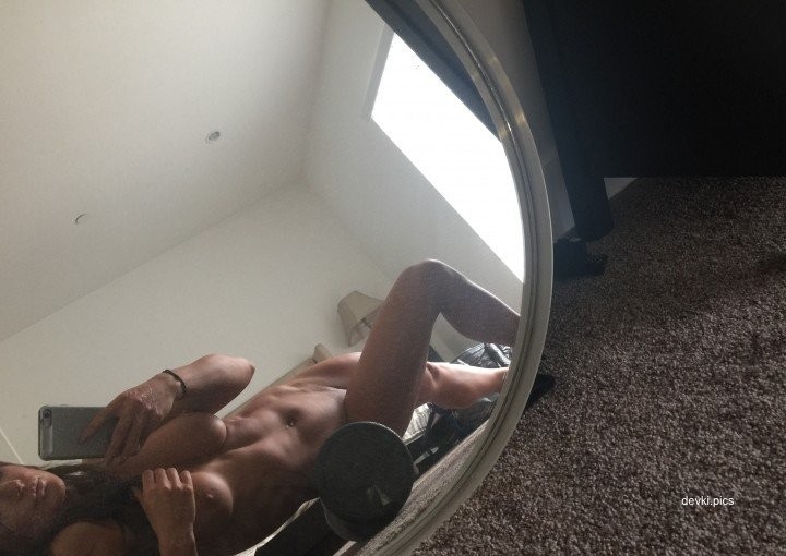 Hot Amateur Girl with Toned Body in Explicit Sex Photos