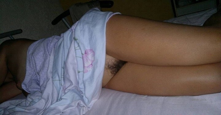 Sleeping Girls Pantyless: Explicit Amateur Photos