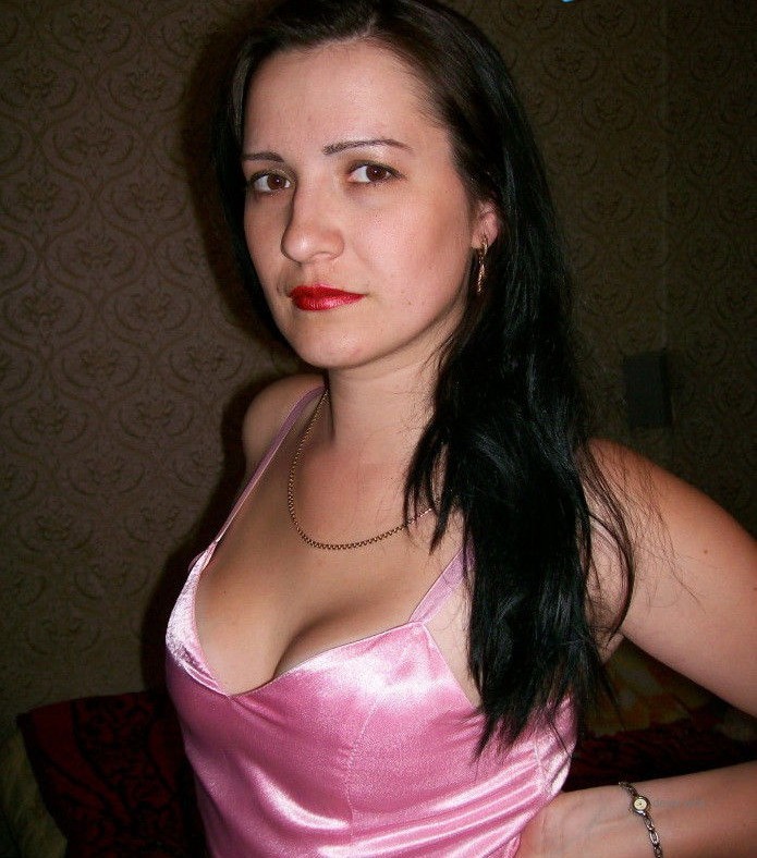 Mature beauty in stockings sets the stage on fire - Amateur photo