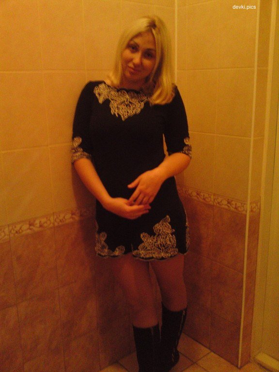 Amateur Sex Photos: Hot Babe Loves Getting Naughty on Camera