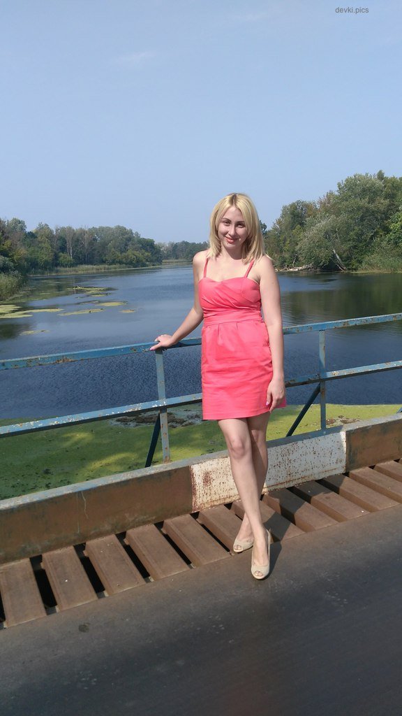 Amateur Sex Photos: Hot Babe Loves Getting Naughty on Camera