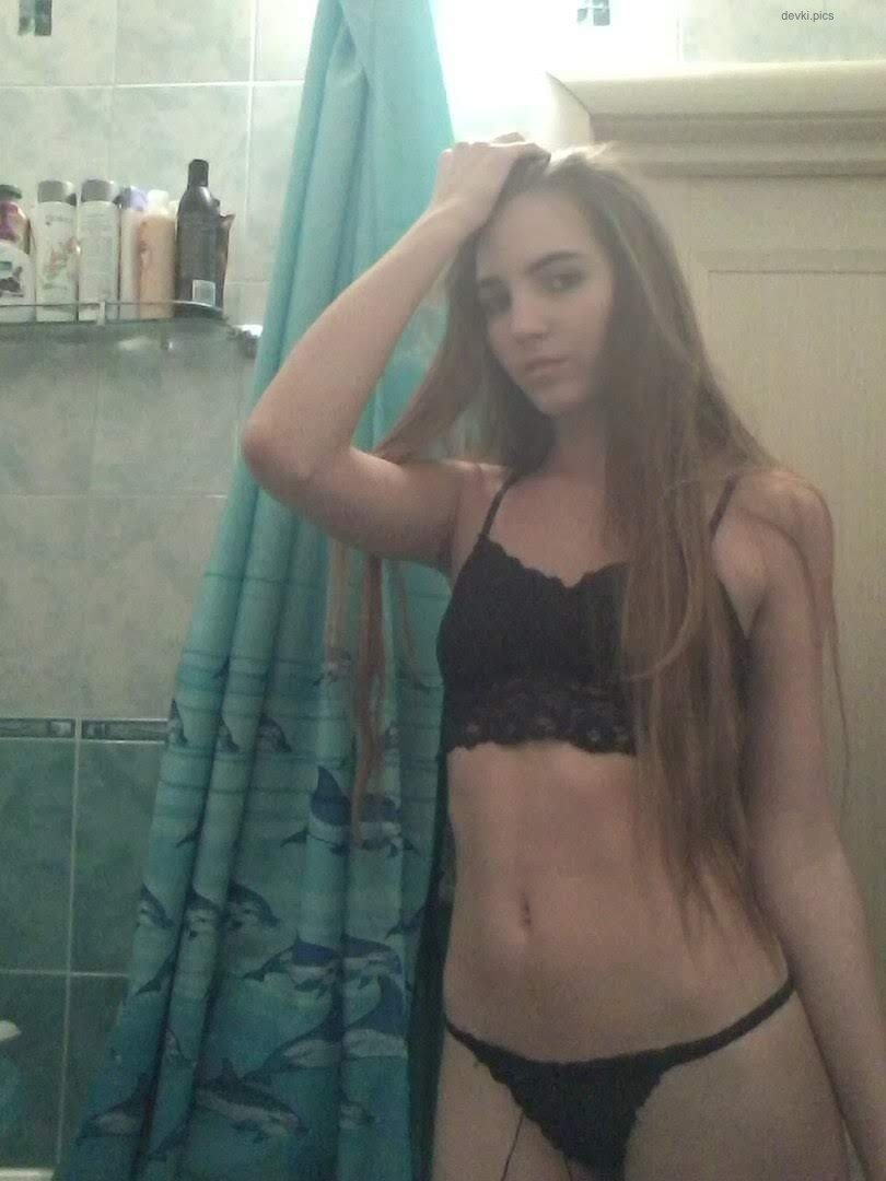 Sexy Amateur Babe in the Bath - Hot Bathroom Photo Shoot