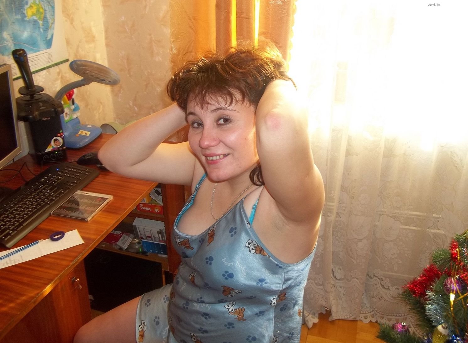 Hot Pregnant Amateur Porn Pics - Sexy Belly Bump on Display!