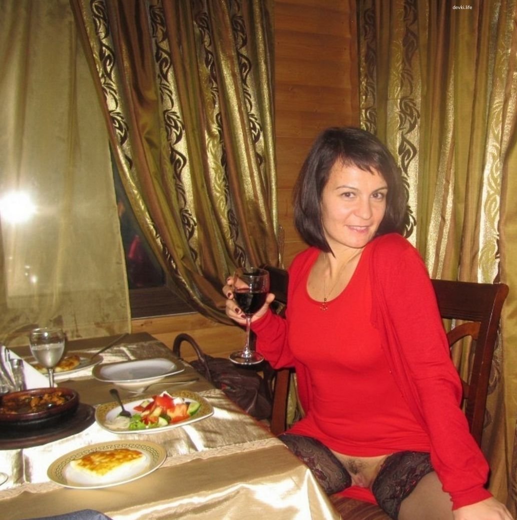 Madam Loves to Pose and Suck - Amateur Porn Photo Collection