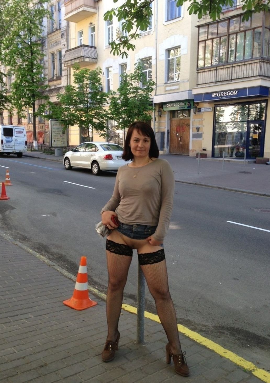 Madam Loves to Pose and Suck - Amateur Porn Photo Collection