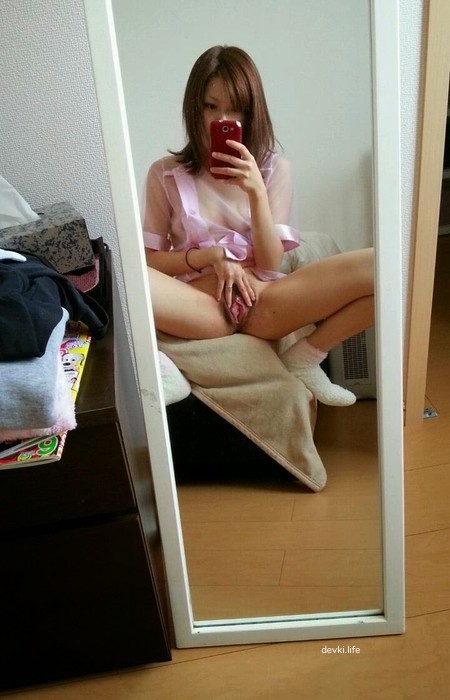 Amateur Asian Girl Photographs Her Hairy Pussy - Explicit Solo Masturbation