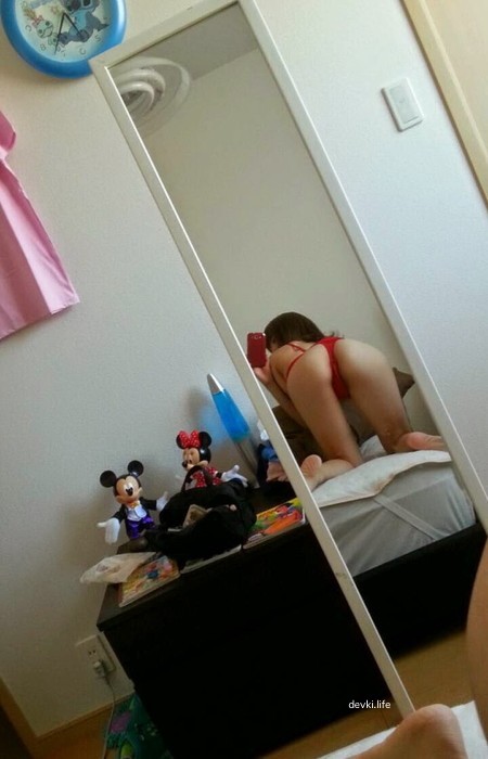 Amateur Asian Girl Photographs Her Hairy Pussy - Explicit Solo Masturbation