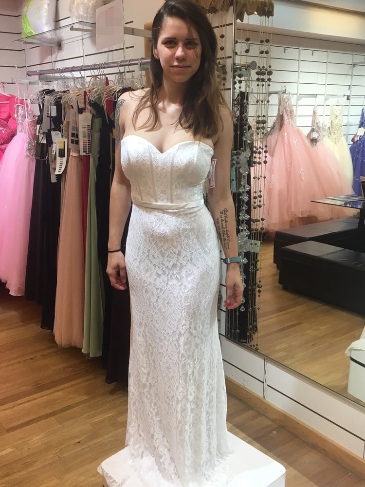 Young Wife with Big Pussy and Tits Amateur Porn Photo