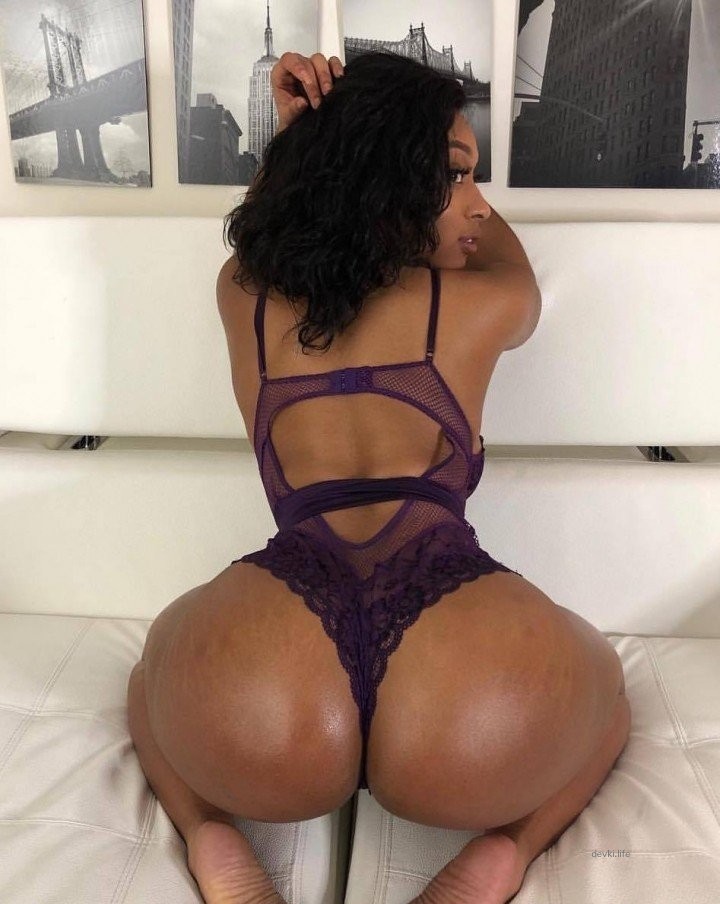 Hot Booty Babes Compilation: Amateur Photos of Big Booty Ladies