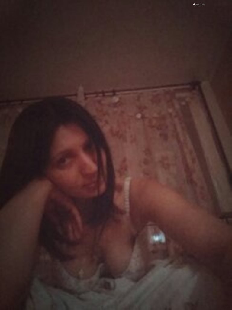 Mature MILF Deepthroats Cock in Amateur Porn - Explicit Oral Sex Scene