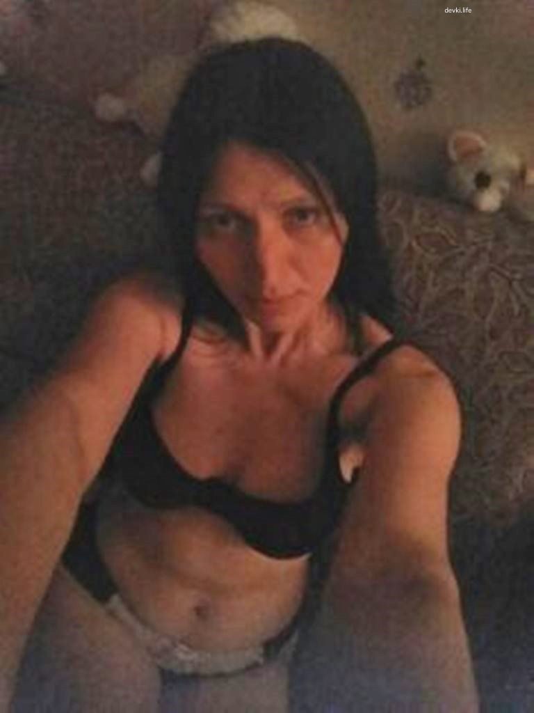 Mature MILF Deepthroats Cock in Amateur Porn - Explicit Oral Sex Scene