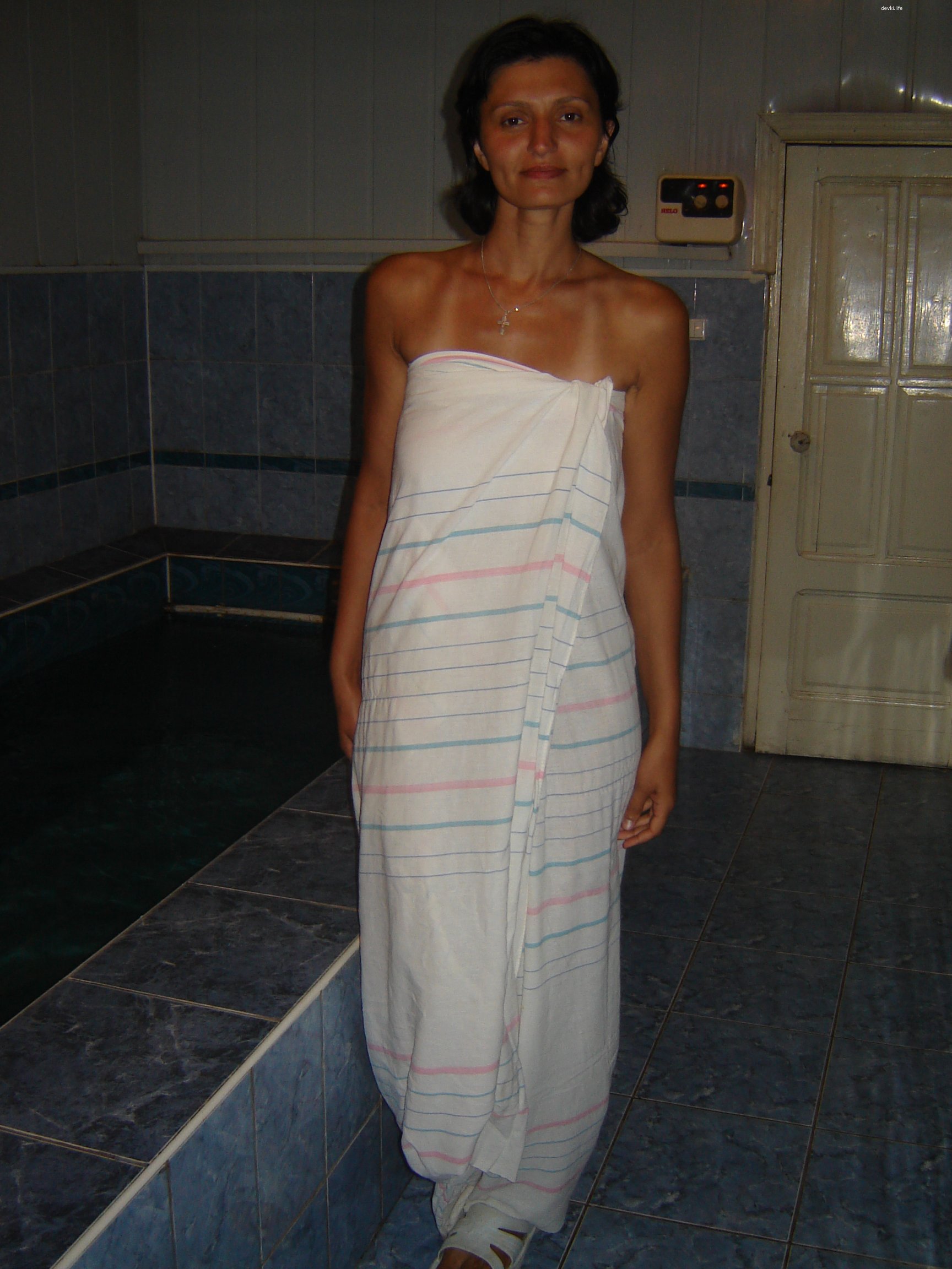 Mature MILF Deepthroats Cock in Amateur Porn - Explicit Oral Sex Scene