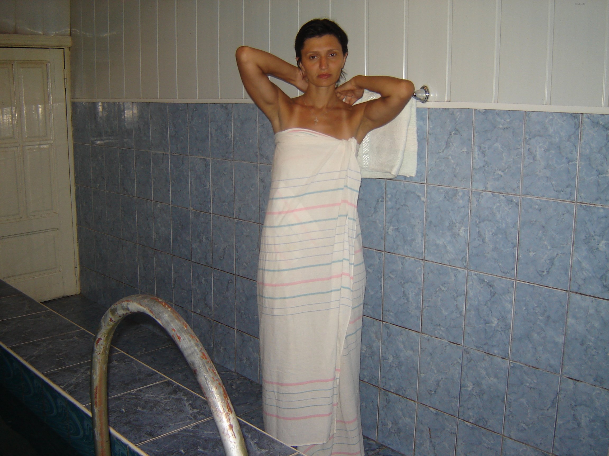 Mature MILF Deepthroats Cock in Amateur Porn - Explicit Oral Sex Scene