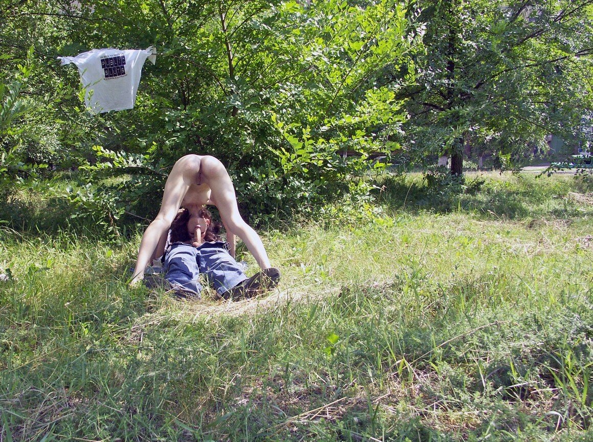 Skinny girl sucks dick in public - Amateur street blowjob