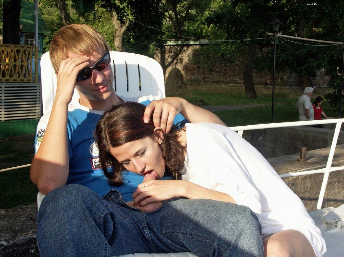 Skinny girl sucks dick in public - Amateur street blowjob