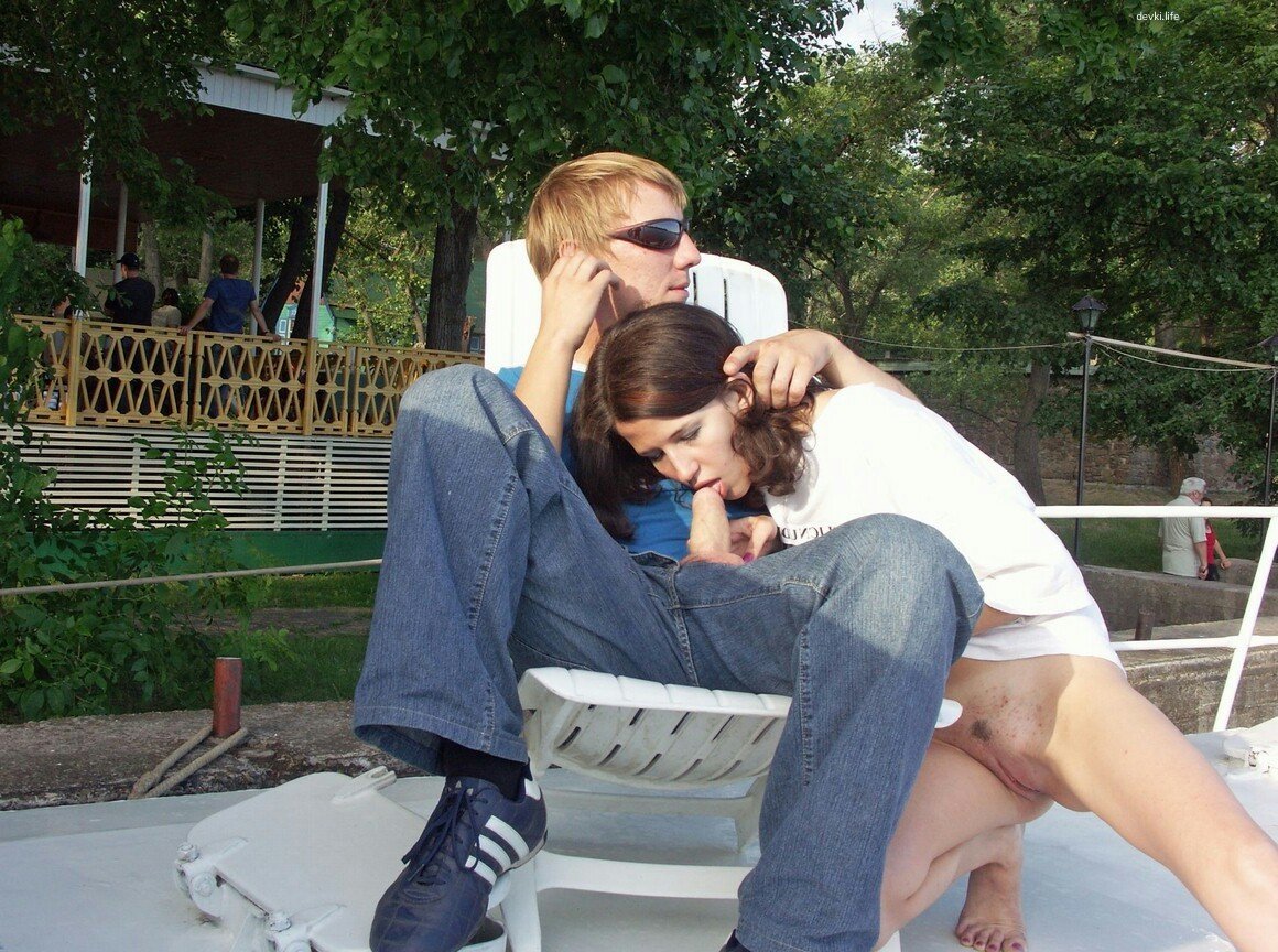 Skinny girl sucks dick in public - Amateur street blowjob