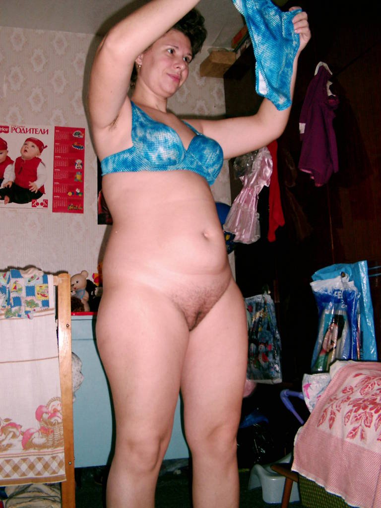 Family Sex Photos: Explicit Moments with Friend - Amateur Porn