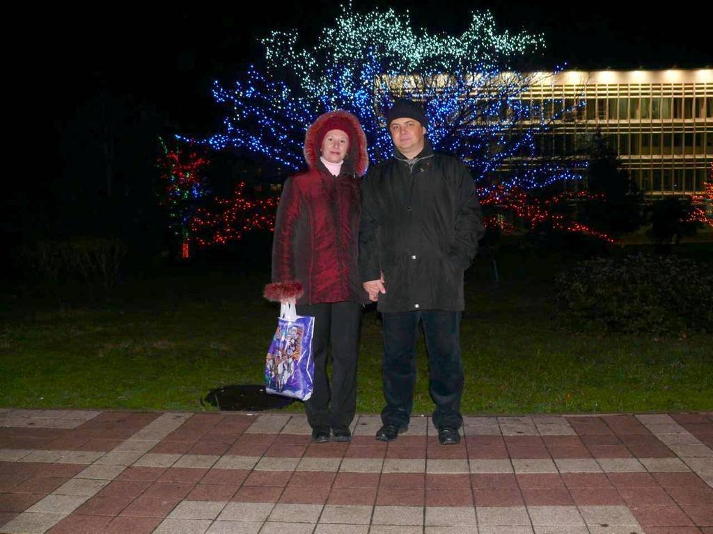 Family Sex Photos: Explicit Moments with Friend - Amateur Porn