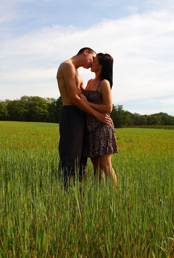 Young Couple's Outdoor Sex Adventure: Explicit Amateur Porn on Meadow