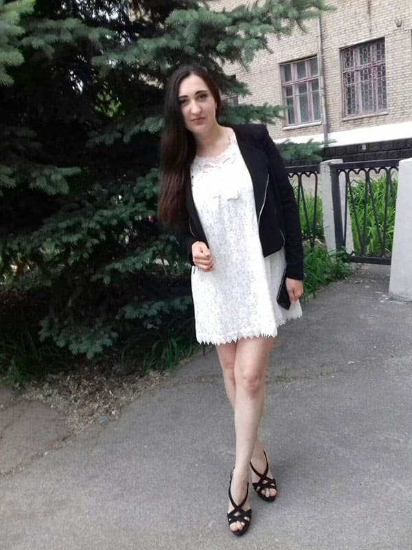 Explicit Amateur Photos: Busty Girl's Intimate Life