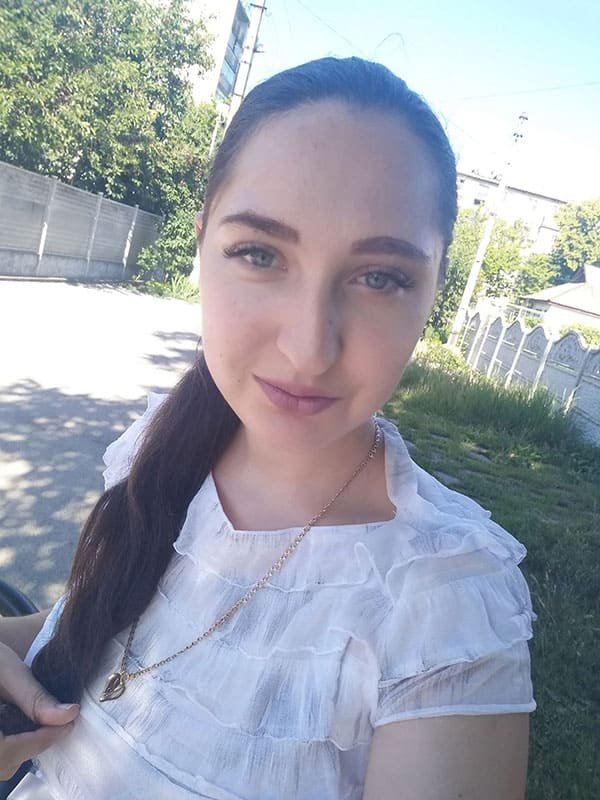Explicit Amateur Photos: Busty Girl's Intimate Life
