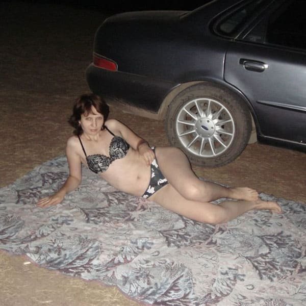 Wild Nighttime Sex: Hot Amateur Porn Photos