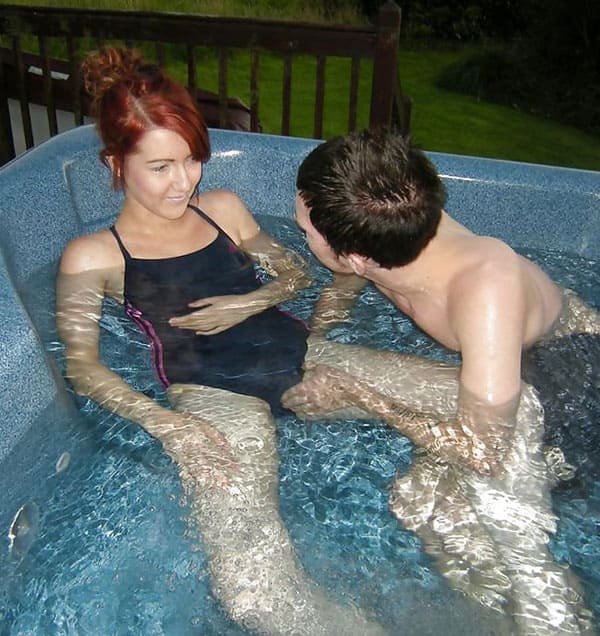 Street Hot Tub Sex: Amateur Porn Photo Shoot