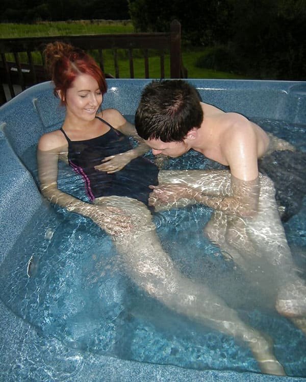 Street Hot Tub Sex: Amateur Porn Photo Shoot