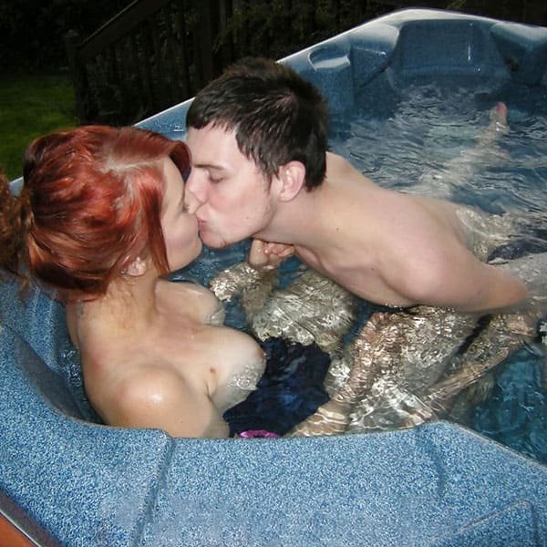 Street Hot Tub Sex: Amateur Porn Photo Shoot