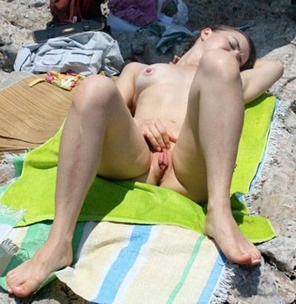 Wild Beach Blowjob: Amateur Wife Nude Nudist Sucks Cock Explicitly