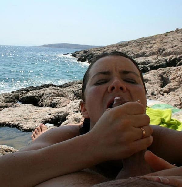 Wild Beach Blowjob: Amateur Wife Nude Nudist Sucks Cock Explicitly