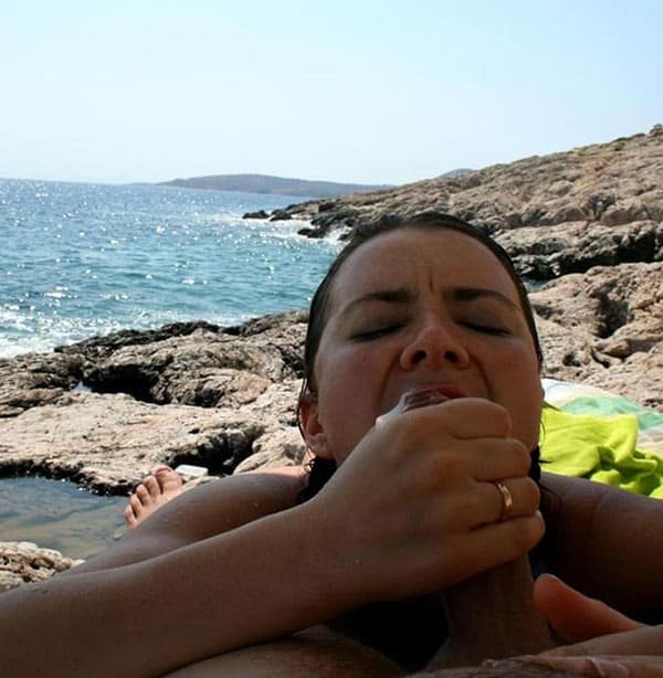 Wild Beach Blowjob: Amateur Wife Nude Nudist Sucks Cock Explicitly