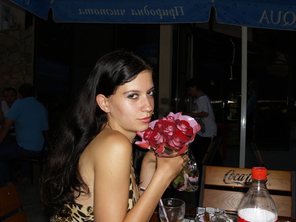 Explicit Amateur Porn: Young Beauty's Private Photos