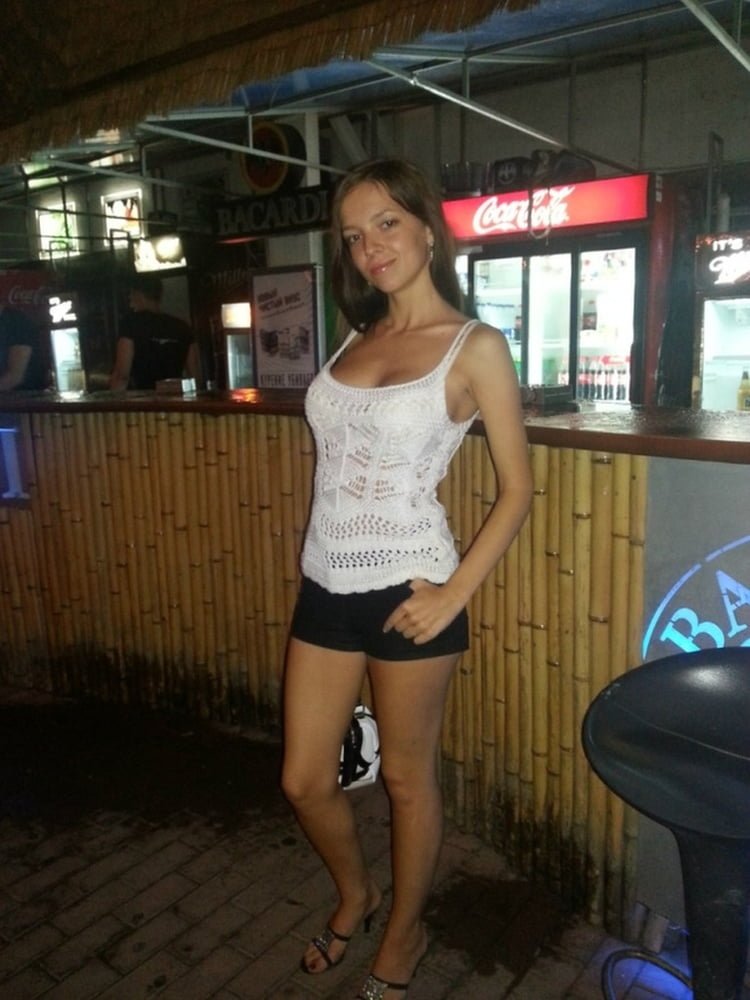 Almost Modest Amateur Porn Photoshoot: Explicit and Raw XXX Content