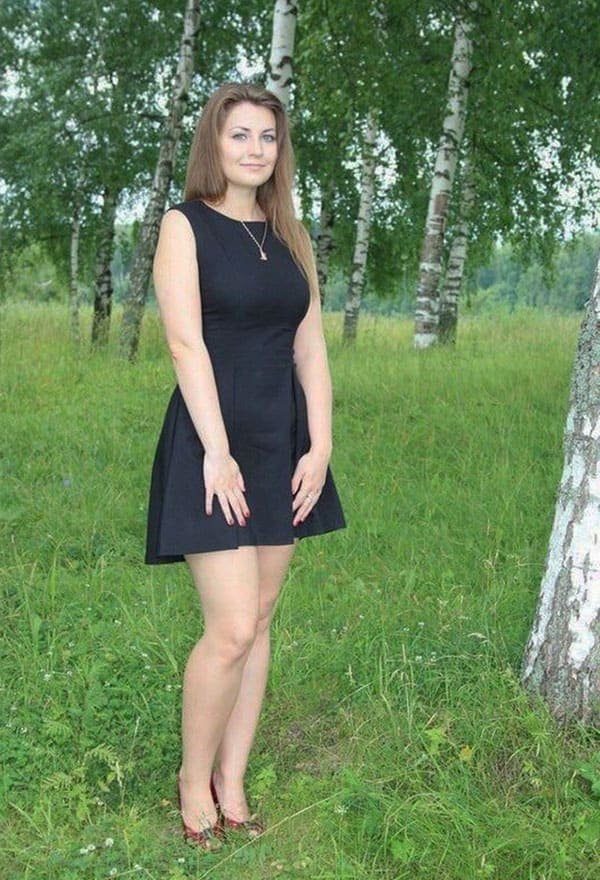 Hot Babes Sensually Posing in Clothes - Amateur Explicit Photos