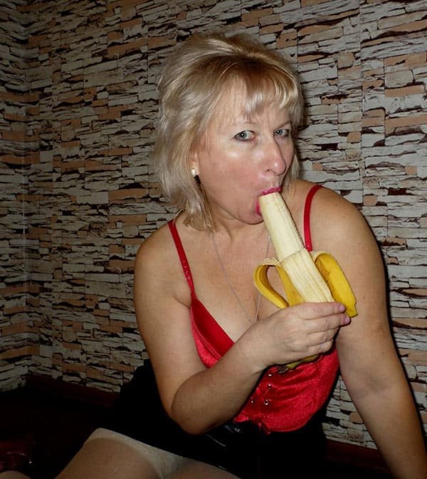 Hot Babes Sensually Posing in Clothes - Amateur Explicit Photos