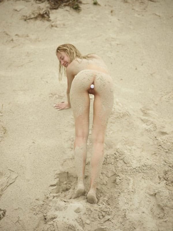 Beach Babe with Anal Plug in Ass: Amateur Anal Play Photo