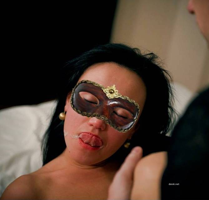 Brunette Satisfies Guests in Explicit Amateur Porn Photo Shoot