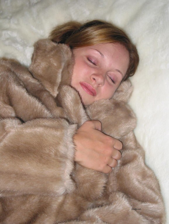 Amateur Slut Sucks Cock on Fur - Explicit Blowjob Scene