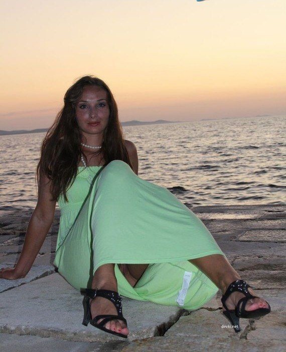 Sexy Woman Loves Fishnet Stockings Amateur Photo