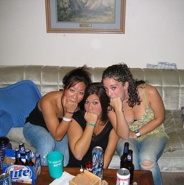 Amateur Babes with Huge Stretched Mouths - Explicit Porn Photos